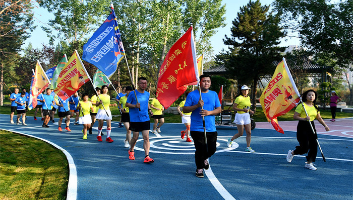 623奥林匹克日奥运冠军带领运动健身，线下群众赛事展开