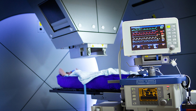 IPO雷达｜一年亏损近5亿，主打质子治疗的美中嘉和前景难料