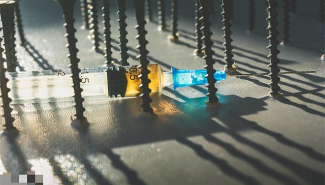 直通部委 | 5年来全国侦破网络涉毒案件3.7万起 工信部推出“反诈名片”