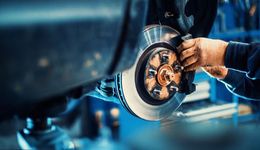 2021年汽车行业董事长薪酬榜：前五位平均薪酬582万，福耀玻璃曹德旺以近700万元位居榜首