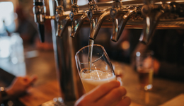 万达进场，小酒馆能不能成为酒店的“夜间星巴克”？