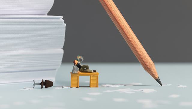 “狗屁工作”是一扇窗，我们有机会看到更深层的社会问题｜一周新书推荐