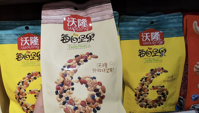 老本吃了3年，谁给沃隆坚果上市的勇气？