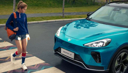 北汽蓝谷：业绩承压，极狐难期