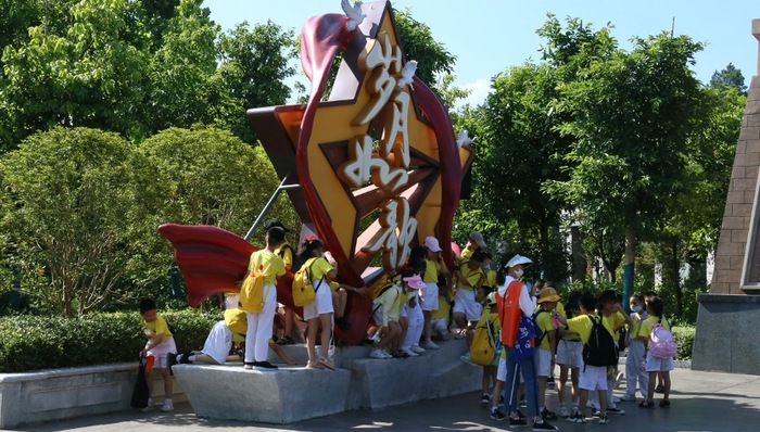 江西赣州创新红色旅游模式，高科技打造沉浸式互动体验