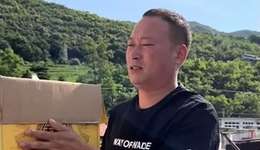 张同学还没学会当主播