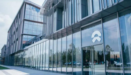 李斌再次站到悬崖边