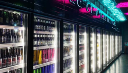 夜店商业观察：昏暗灯光下起舞的小老板、00后和女DJ