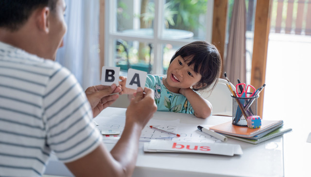七田真部分门店关闭，主打的“闪卡”、“右脑开发”存争议