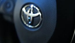 电动时代，“异类”丰田如何突围？