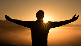 A股“继承者们”如何化解两代经营理念冲突，顺利接棒完成家族传承？