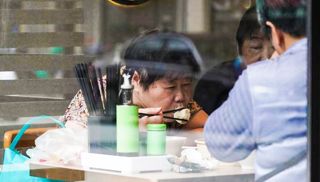 【图集】上海今日恢复堂食，八类文旅场所7月1日起逐步恢复开放