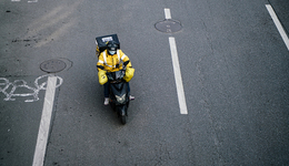 巨头再次围城，美团还能守住本地生活的“王座”吗？