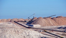 锂电暗战：谁在炒矿？