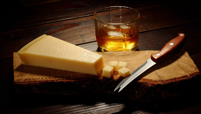 妙可蓝多拟从蒙牛手中购回子公司42.88%股权，“奶酪第一股”为何要左手倒右手？