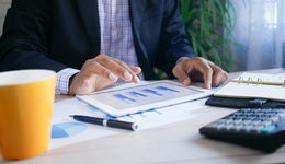 证券分析师的基本功：如何收集、处理和分析行业数据