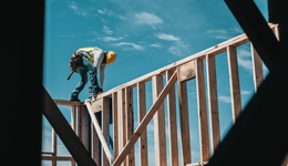 千億“防水茅”跌停蒸發(fā)130億，東方雨虹能走出當(dāng)前陰霾嗎？