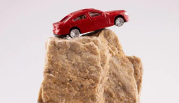 口碑跌落，“掉隊”的蔚來能否如約完成千億對賭？