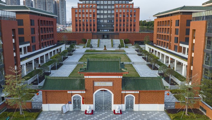 如何解决县域高中的发展难题？教育部重点采取这些措施