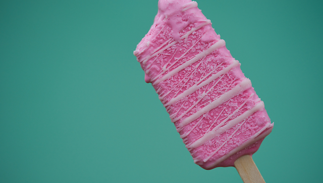 当钟薛高们出现的场景不合适，就变成了“刺客”