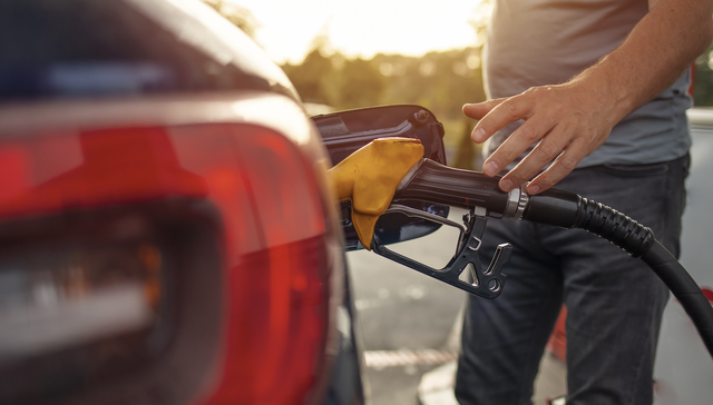 余承东：汽车是华为唯一亏损业务，建议尽快淘汰纯燃油车