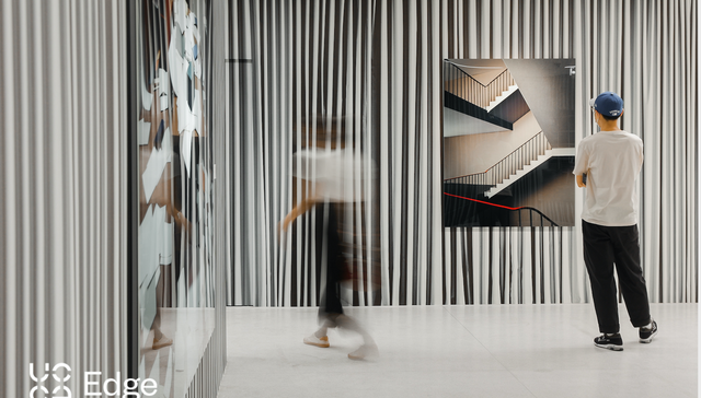 用纸模型制造一个历史：艺术家托马斯·迪曼德的记忆实验