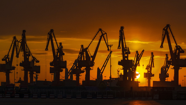 德国30年来首现贸易逆差，全球主要工业国为何深陷逆差泥潭？