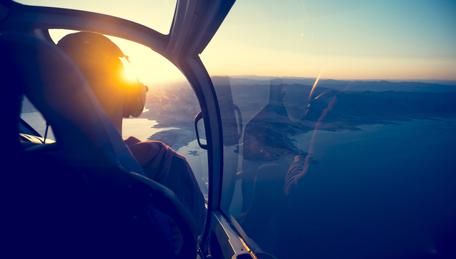 江苏太仓一小型观光飞机坠毁，两家涉事公司接受调查中