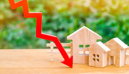 房企迎來(lái)7月償債高峰，多家地產(chǎn)股下跌近10%