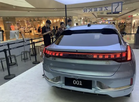 闪电快讯 | “三位一体”硬核升级 极氪001免费“换芯”