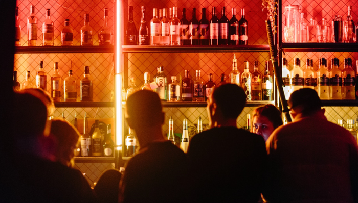 小酒馆,年轻人,渠道转型