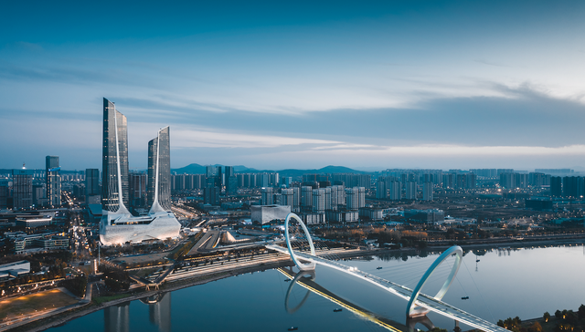 本土房企回归，区域分化明显，南京第二轮土拍成交727亿