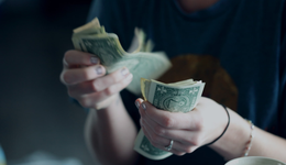 權(quán)益基金發(fā)行遇冷，金牛名將也“栽了”，申萬菱信付娟為何不被看好？