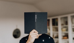 穿越独居时代：单身经济的悦己和自由