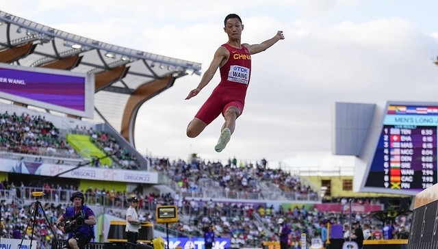 创造历史！王嘉男夺得世锦赛男子跳远金牌