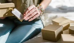 標(biāo)高價(jià)、調(diào)幾率、不退款，盲盒電商貓膩不少