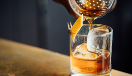 一滴酒、半个世纪，揭开高奢威士忌的神秘面纱