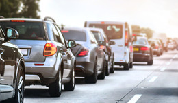 汽车板块异动分化！中通客车“闪崩”，零部件概念冠盛股份、天成自控两连板