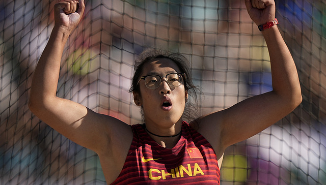 冯彬夺得女子铁饼金牌，中国田径收获世锦赛第二金
