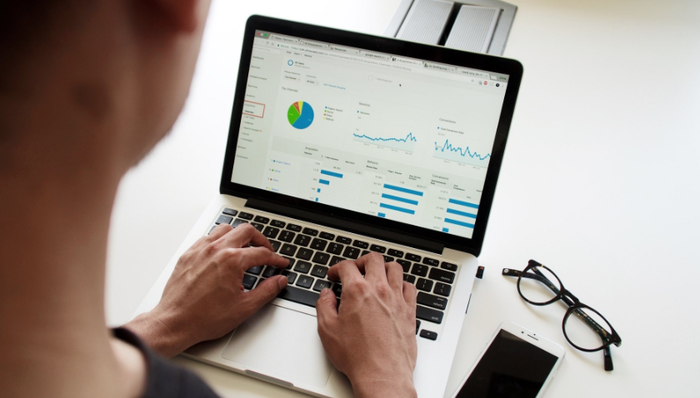 耐看娱乐,上市,营收,网剧,市场份额