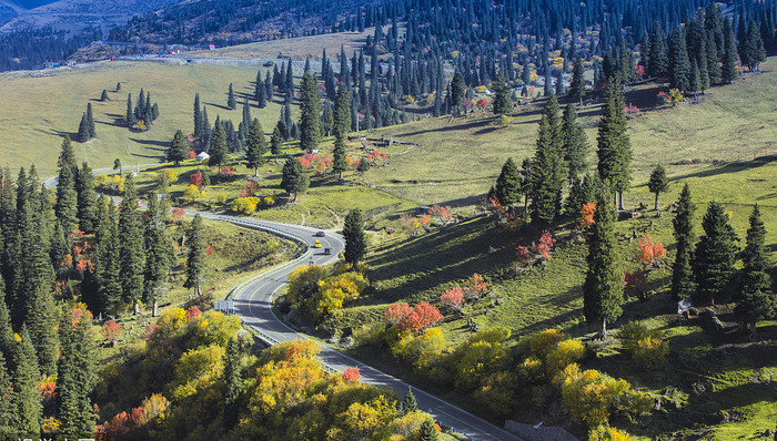 游客激增，新疆独库公路变“垃圾公路”