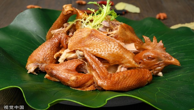 IPO雷达 | 上市前实控人、战投忙套现，老字号德州扒鸡的糊涂账