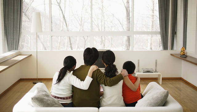 影视剧里底层失语、嫌贫爱富，是“中产文化”的问题吗？