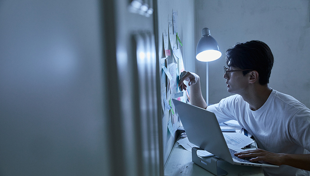 英国毕业生工签恢复一年后，八成受访者计划延长在英工作时间