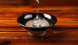 贾樟柯也救不了水井坊，高端突围仍未成功，存货高企仍坚定扩产？