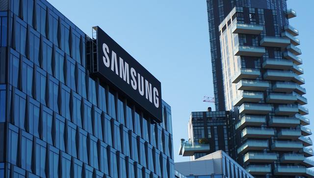 三星电子结束三个季度以来的收入增长，手机PC等芯片需求降温