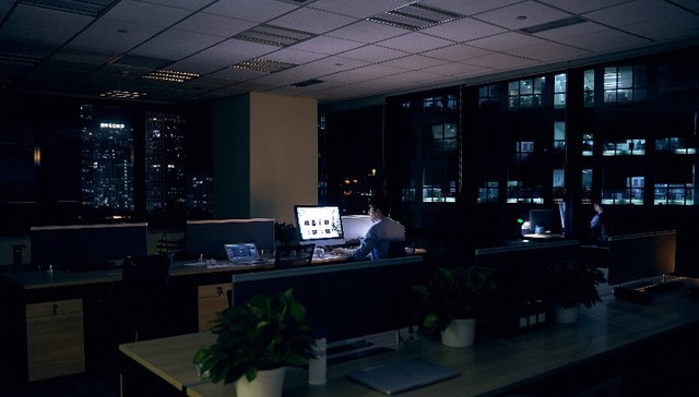 IT行业仍是毕业生第二大就业领域，但优势已经缩小