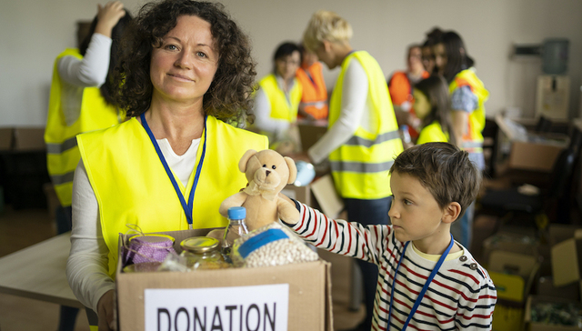 德国中产排队7小时领救济？真相是这样的