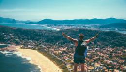 小紅書“死磕”旅游業(yè)務(wù)：除了帶火露營，還想從平臺手中搶生意