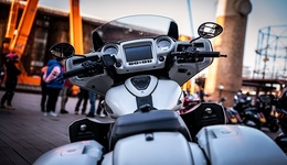 钱江摩托股价翻倍盈利下滑，拟30亿豪赌大排量摩托